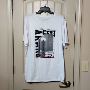Under Armour 2XL T-Shirt